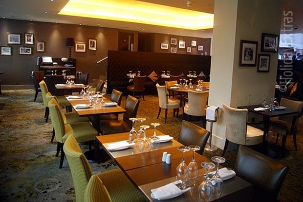 Book a table at Gatwick Hilton's elegant Amy's restaurant