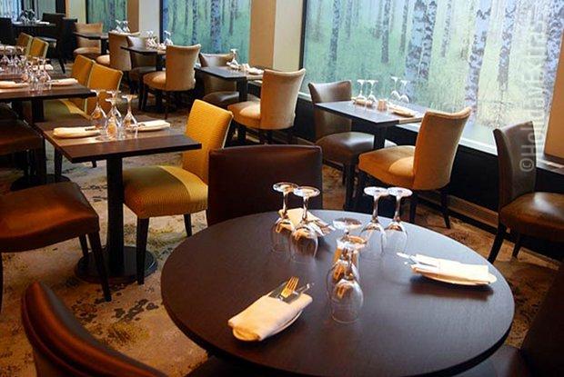There are plenty of tables available at the Gatwick Hilton Amy's restaurant