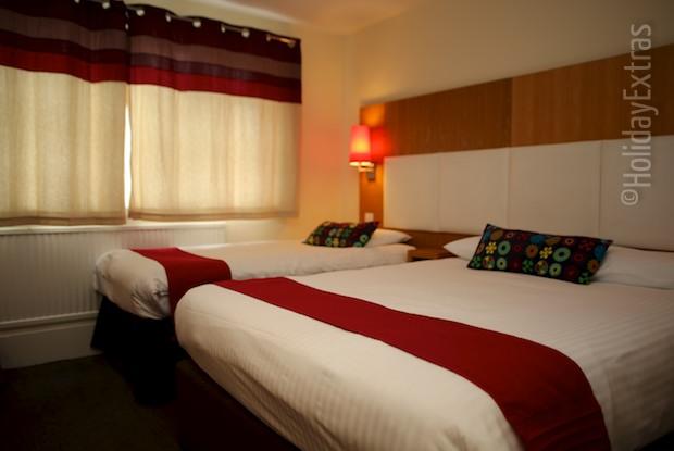 A triple room at the Altrincham Lodge