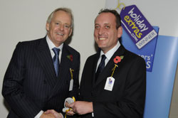Gerry Pack presents Chris Collins of Aviance Lounge Terminal 1, Birmingham with the award for best airport lounge