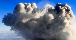 Ash cloud halts all UK flights